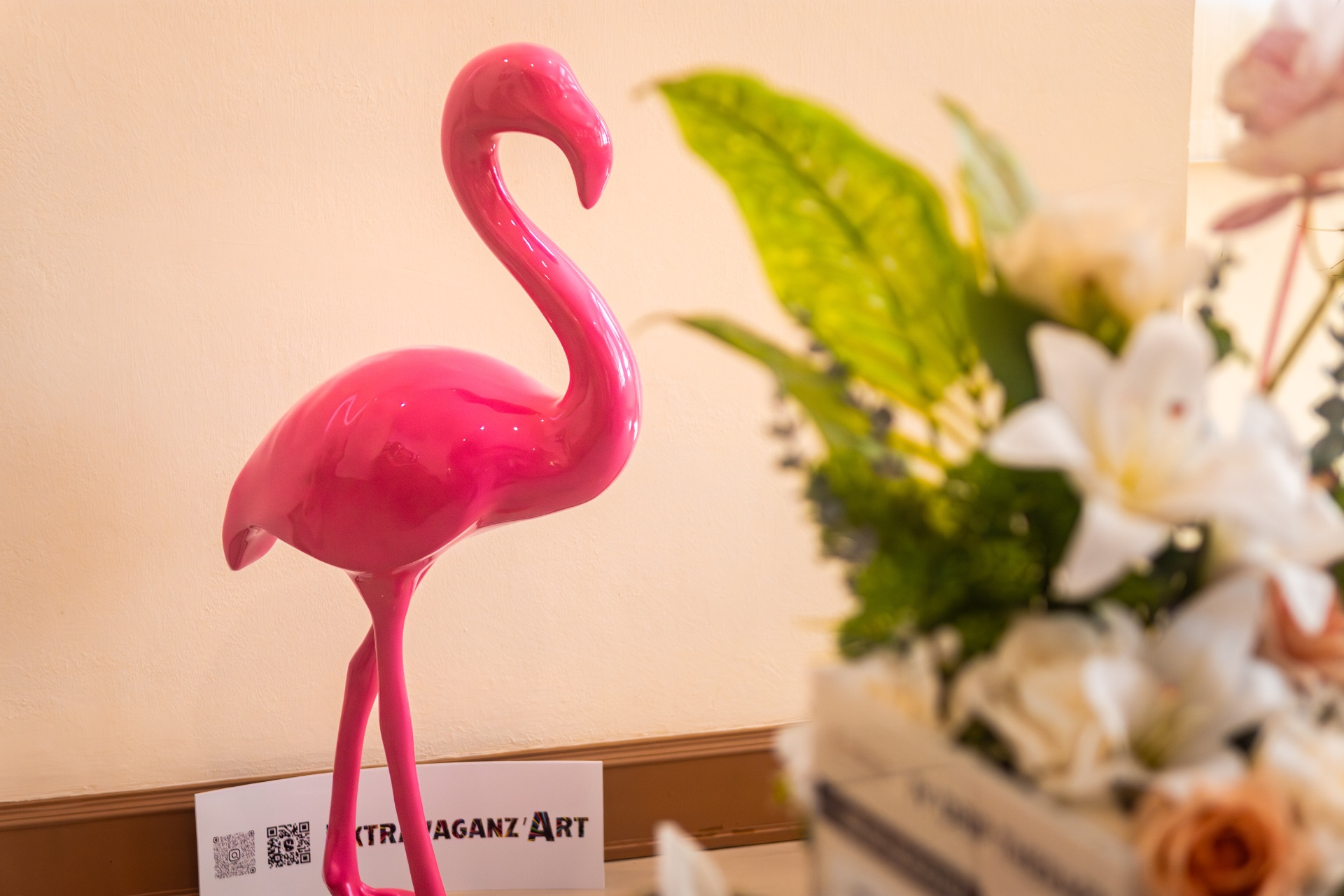 Extravaganz'Art Jungle Art collection — pink flamingo fiberglass sculpture by Noa, handcrafted in Thailand