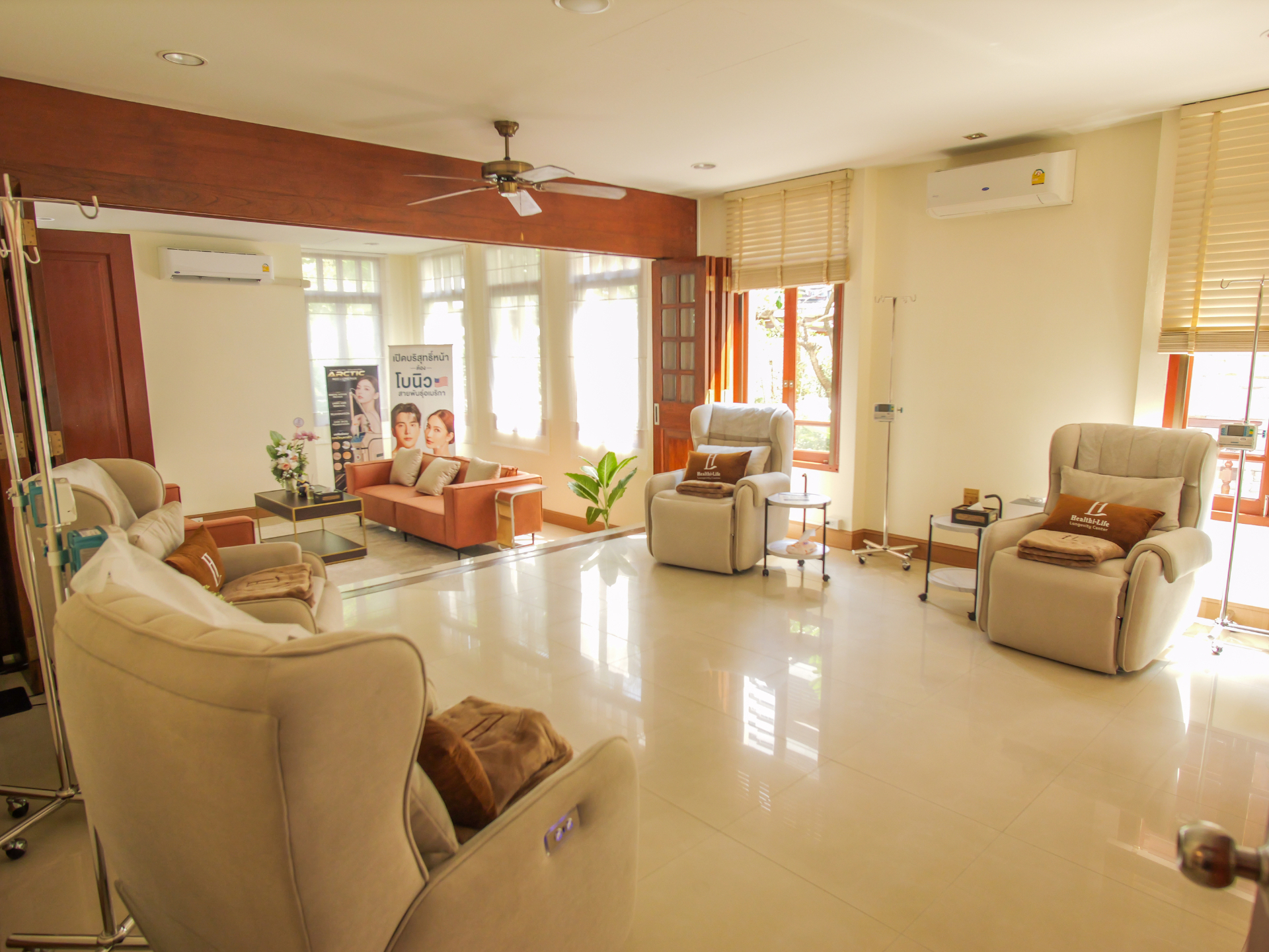Healthi Life IV therapy lounge with private recliners — Ekkamai Bangkok